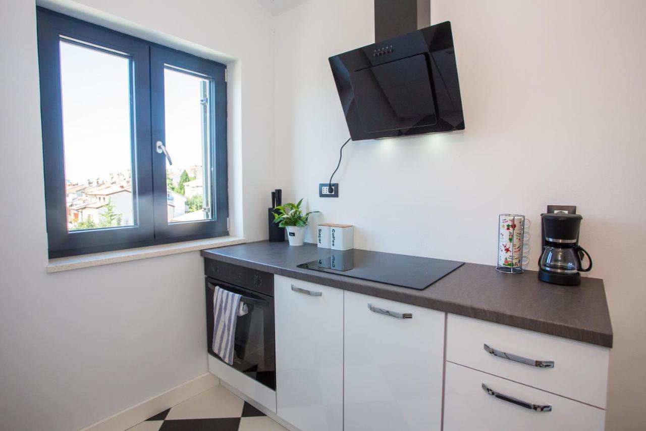 Black & White Apartment Rovinj Exterior photo