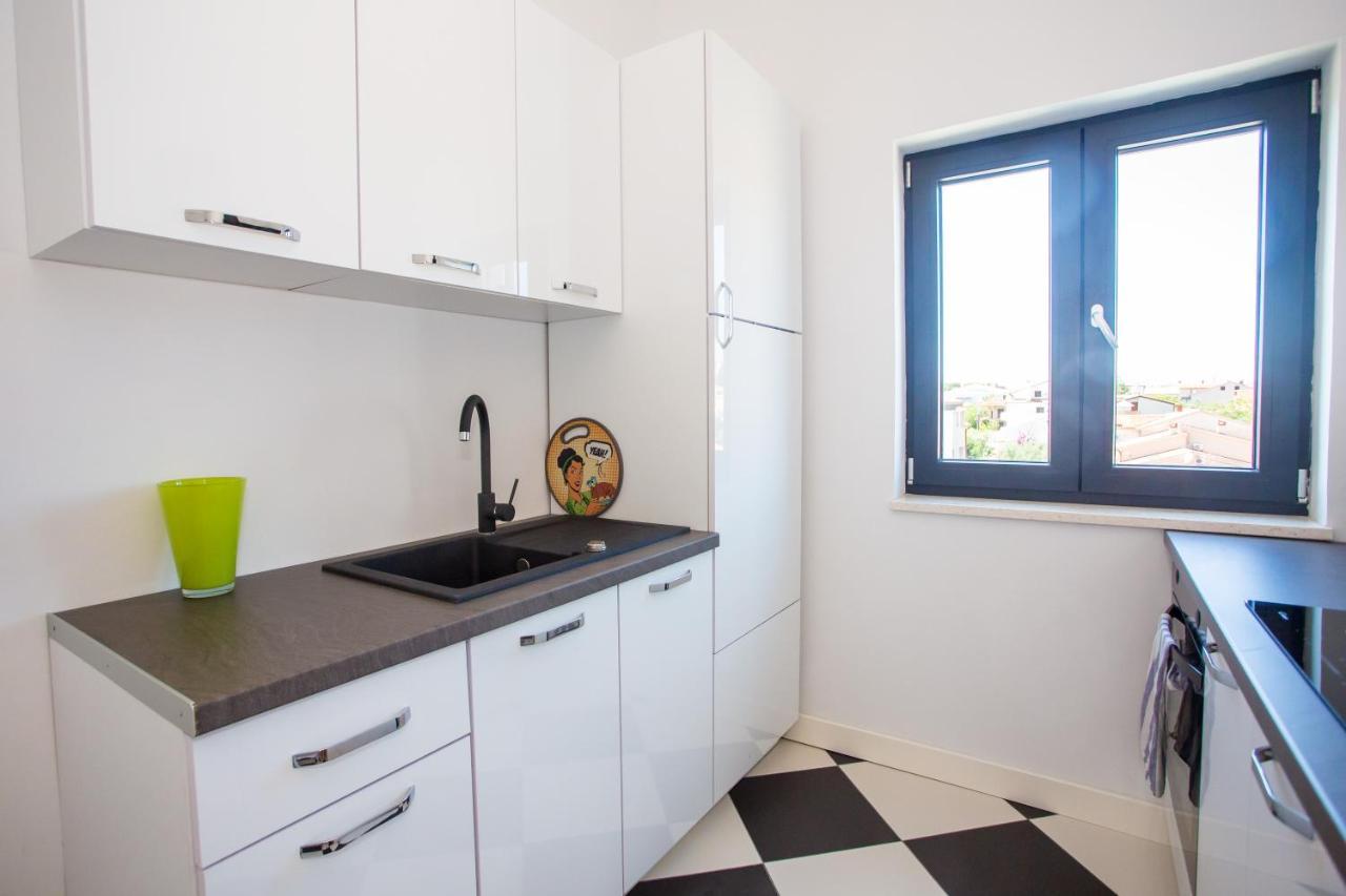 Black & White Apartment Rovinj Exterior photo