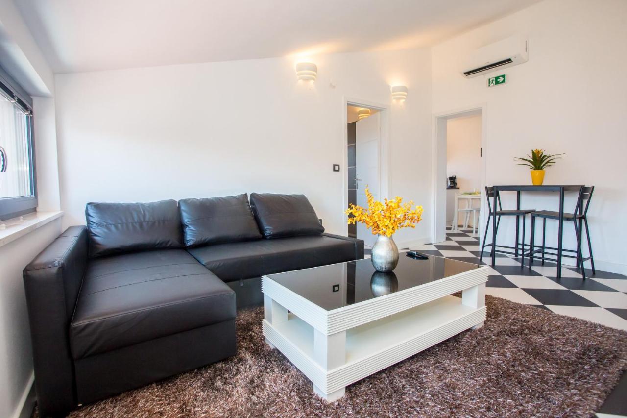 Black & White Apartment Rovinj Exterior photo